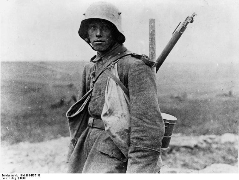 Deutscher Soldat - Westfront 1916 Schlacht an der Somme - Erster Weltkrieg